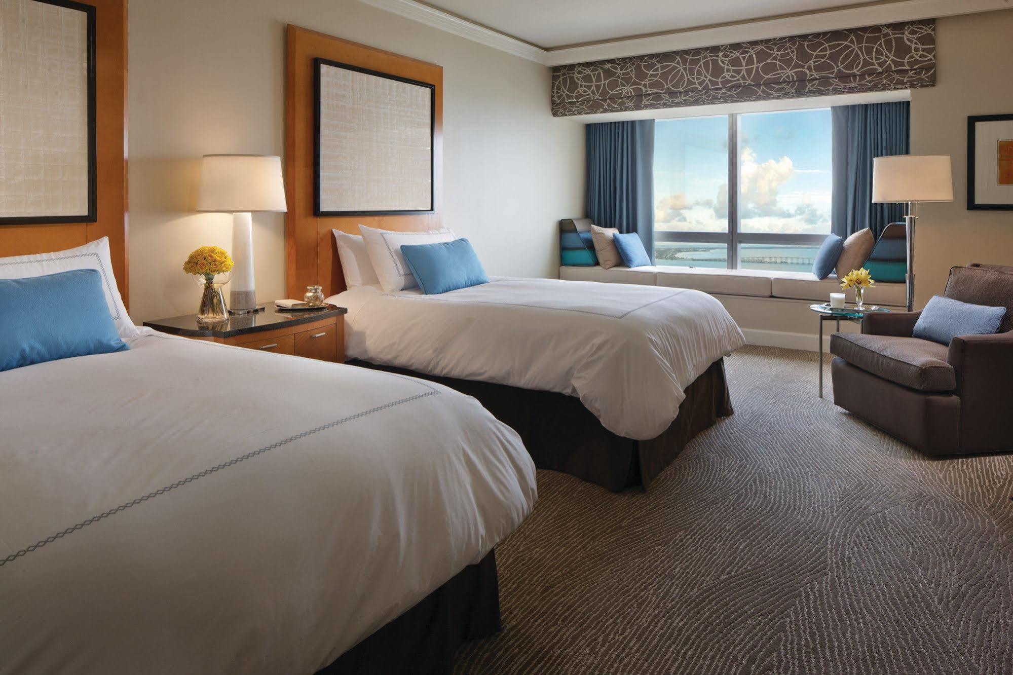 Four Seasons Hotel Miami - Luxury Private Residences Εξωτερικό φωτογραφία